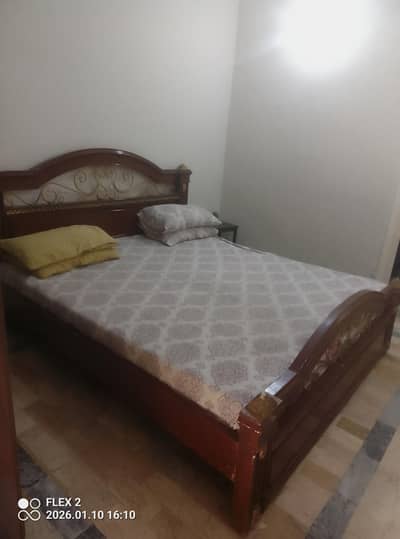 bedroom bed set without form for sale in just rs 15000. good condition