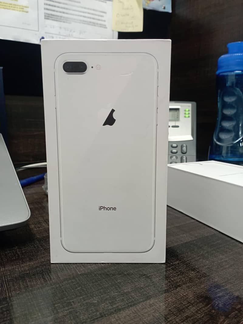 iPhone 8 plus box open condition 1