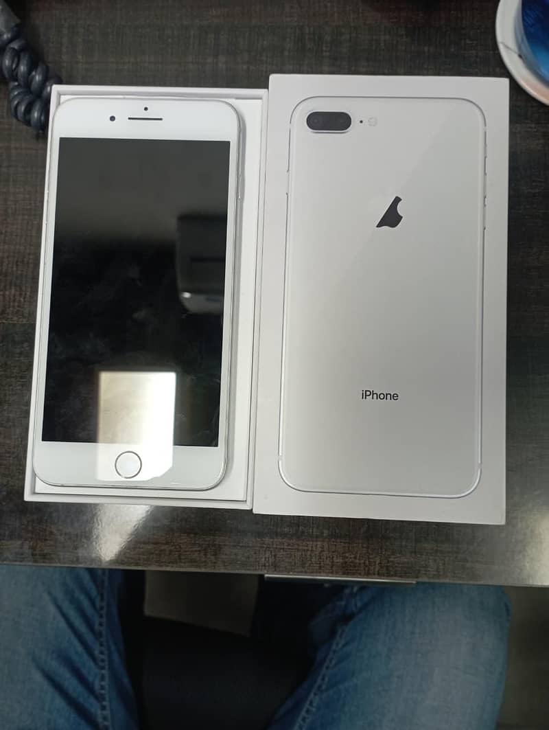 iPhone 8 plus box open condition 0