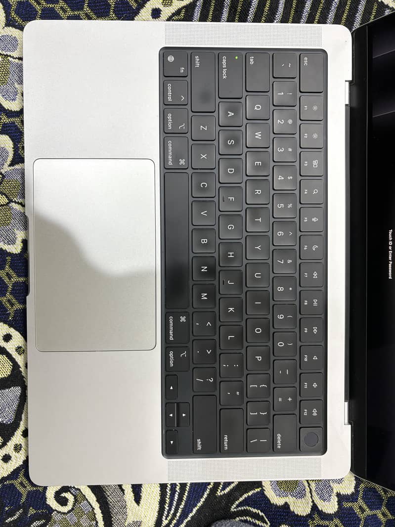 Apple MacBook Pro M1 pro - Laptops - 1110241252