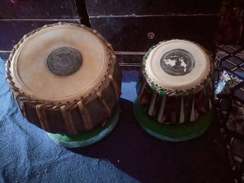 musical instruments 0