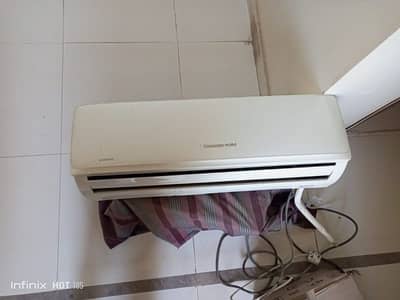 Excellent Condition 1.5 ton INVERTER AC for sale