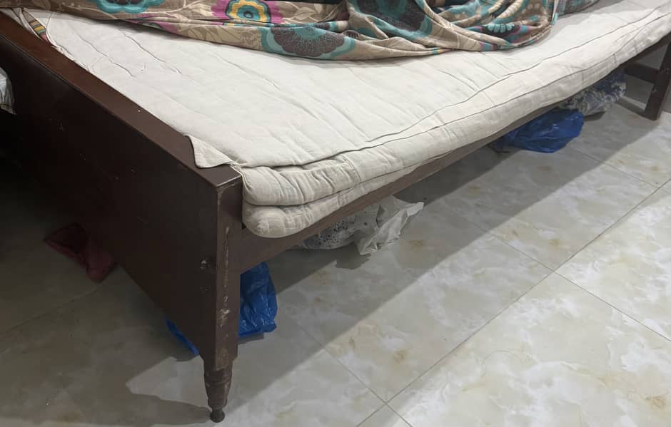 Single bed 0