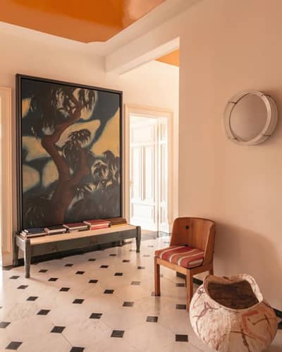 1200 Yards Bungalow Having A Big Garage And Large Open Halls On Rent For Commercial / Office Use Locate Near Karsaz And Shahrah-E-Faisal In KDA Scheme 1 Only For MNCs Looking To Set Up Their Corporate Office In Cirt Center