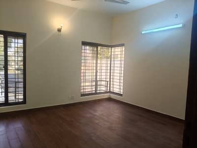 10 Marla well maintained house for rent in DHA phase 3