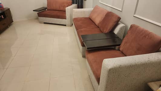 Amazing Chance Deal - undated 7 Seater Sofa Set (3+2+1+!)