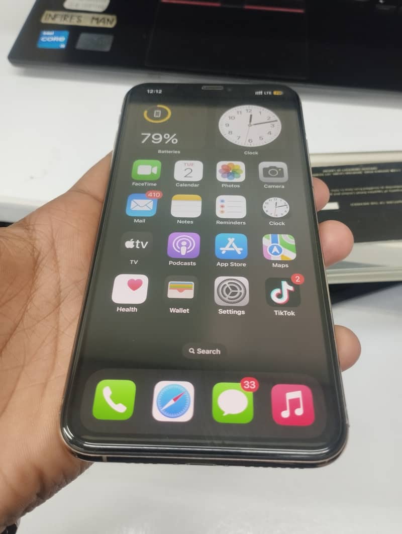 iPhone XS Max 4