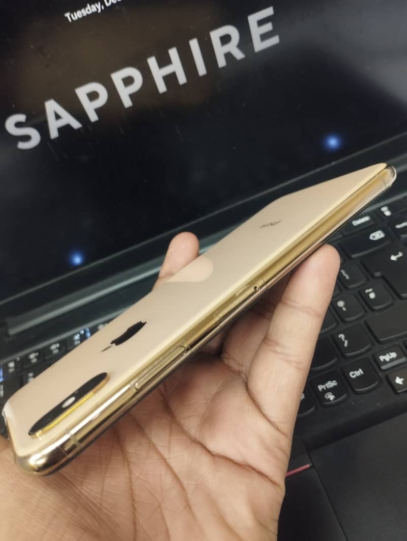 iPhone XS Max 8