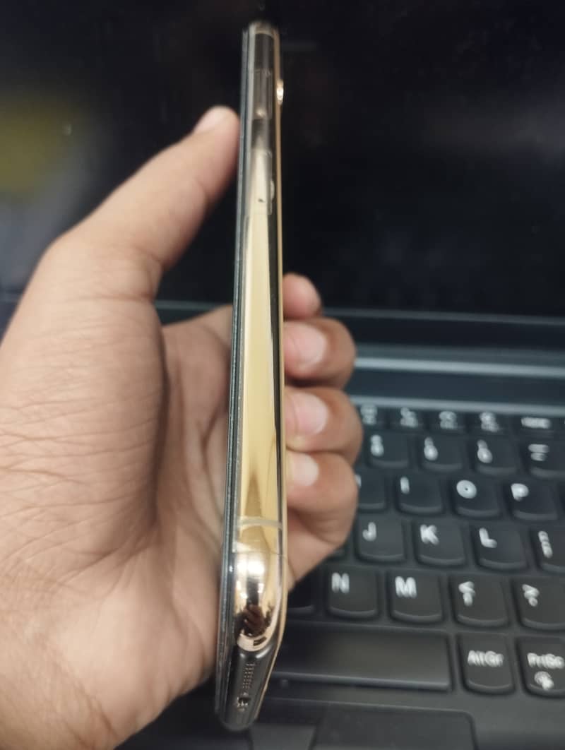 iPhone XS Max 10