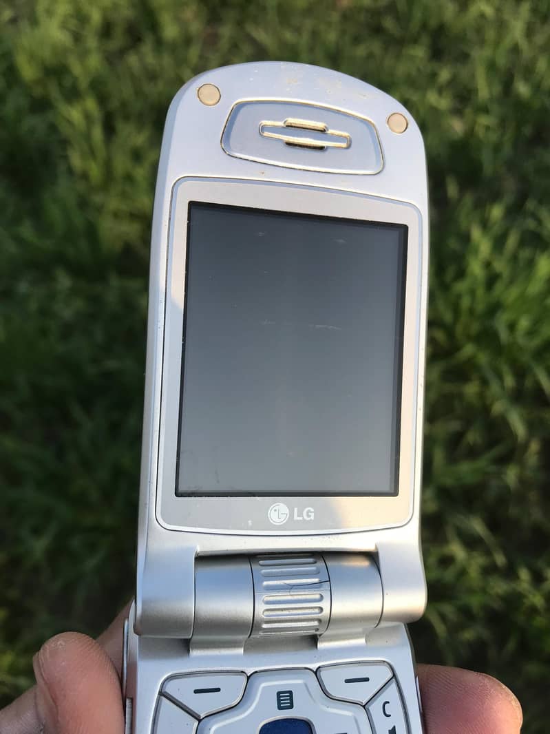 LG folding 4