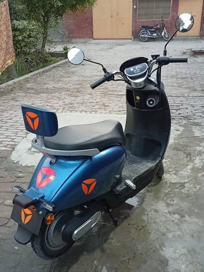YADEA M3 E SCOOTER