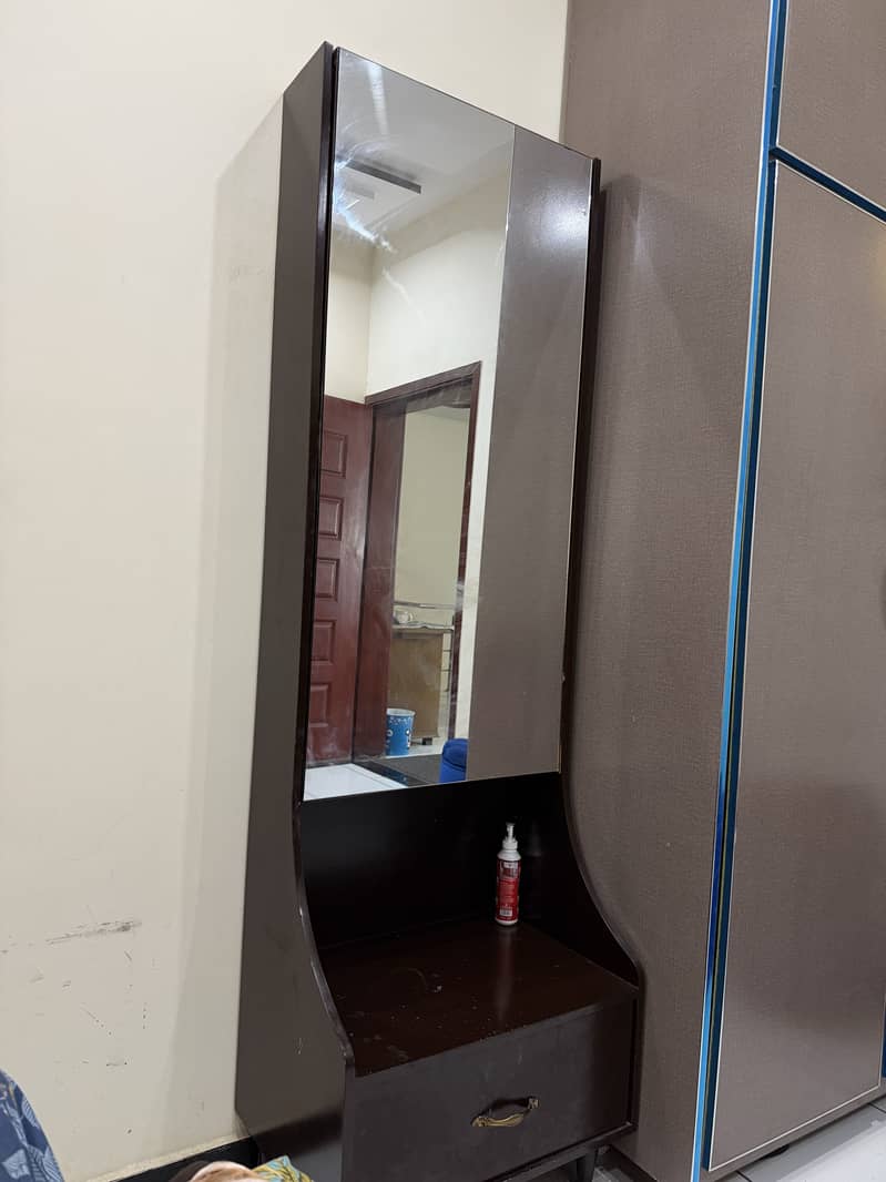 Dressing table/Vanity 0