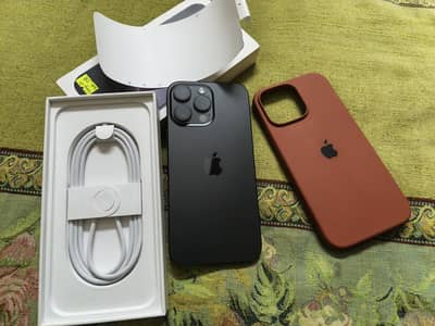 16 pro Max Black Titanium