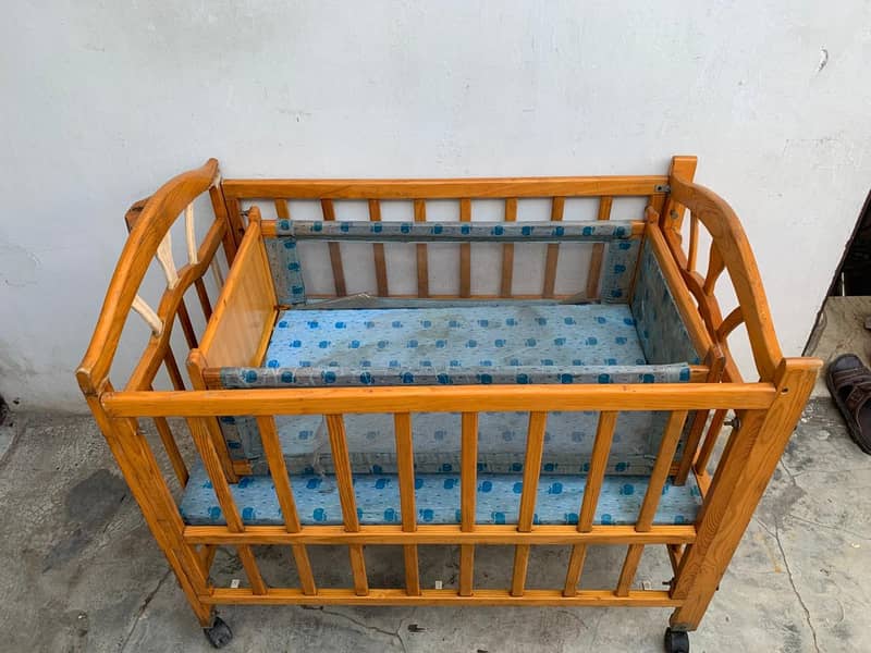 baby cot 1