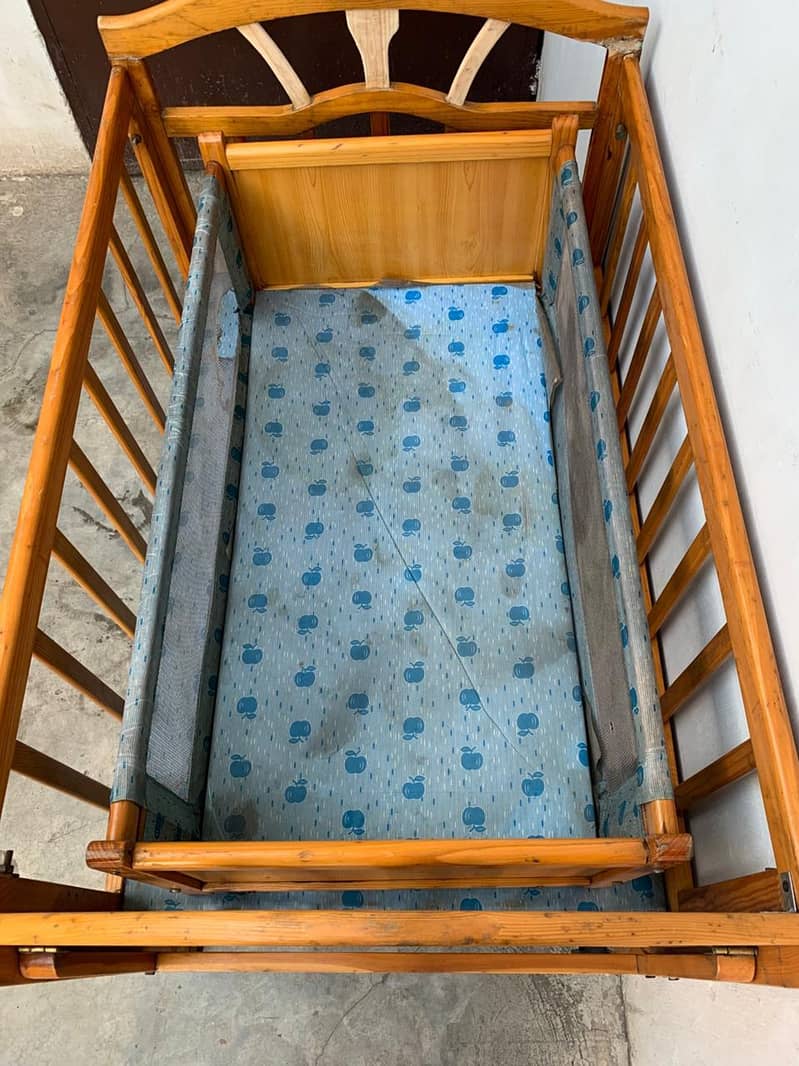 baby cot 2