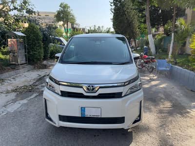 TOYOTA VOXY  HYBRID  X  2017/2022