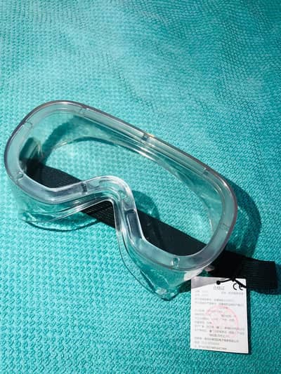 Safety goggles/ glasses