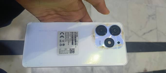 8 128 GB with all things charger+ box