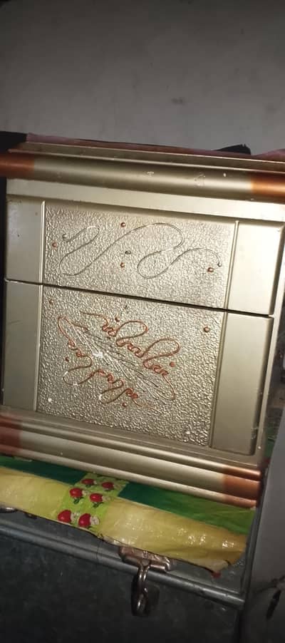 1 bad 2 said table showcase