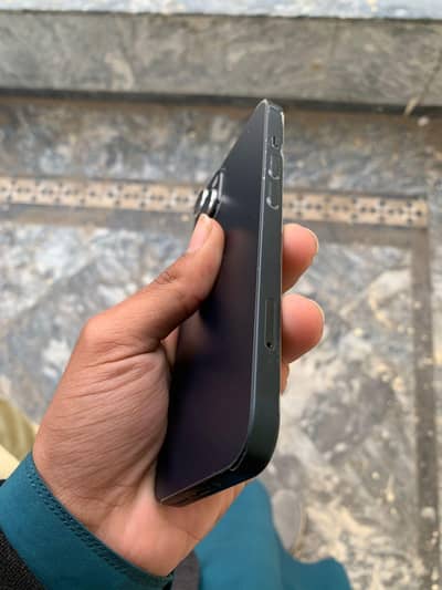 iphone 13 sim Locked  water pack 128gb btry98%