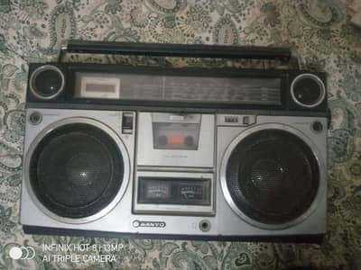SANIYO boom box  tape recorder + radio ] Japan Made ]