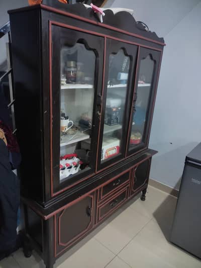 show case Almari good condition
