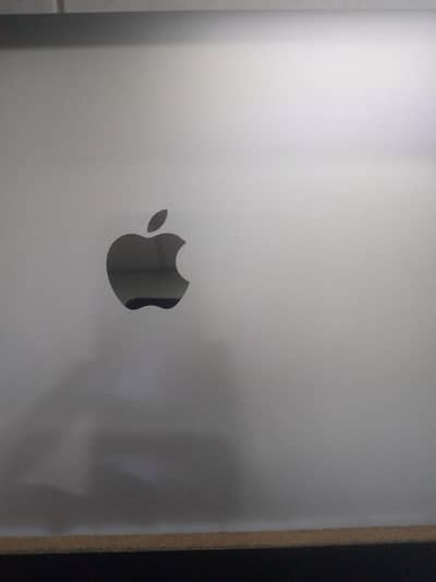 Salesman, Social media executive, e-commerce