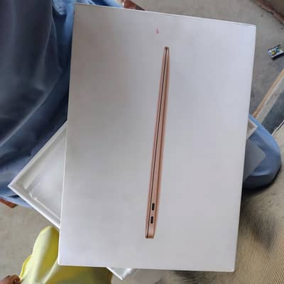 Apple MacBook Air 13-inch (M1, 2020) 8GB RAM / 512GB SSD