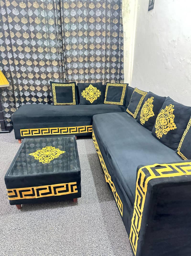 Lshape Sofa with table 0