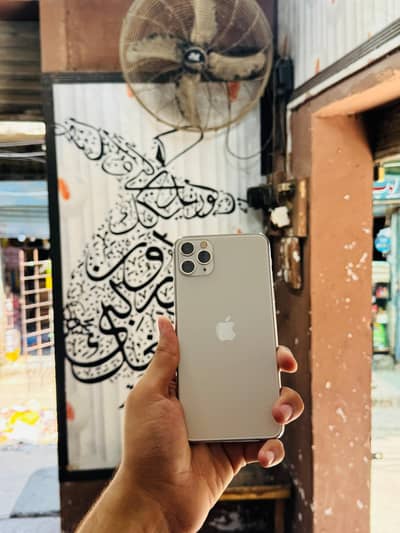 iphone 11 Pro Max 256GB Physical Sim PTA Approved Waterpack