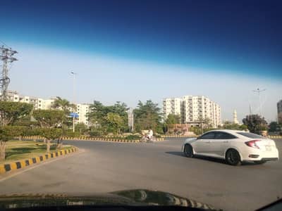 12 Marla 4 Bed Flat For Rent In Askari 11 -Sector B, Lahore