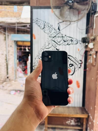 iphone 11 128GB PTA Approved Physical Esim Gen1 Waterpack