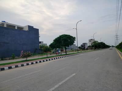 7 Marla Plot Near To Park For Sale In M8 Block A Lake City Lahore