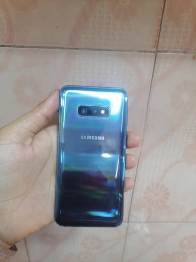 Samsung S10e