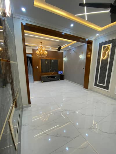 5 MARLA BRAND NEW HOUSE AVAILABLE FOR RENT