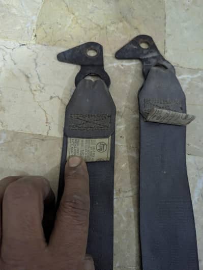 car seat belt in good condition