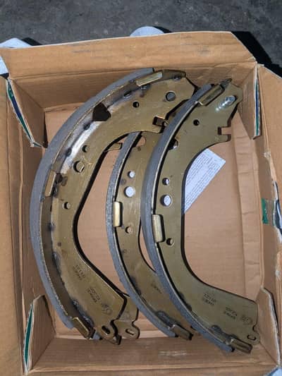 drum brake shoe of Toyota jeep
