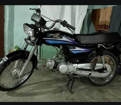 Honda CD 70 urgent for Sall call me 03226338933