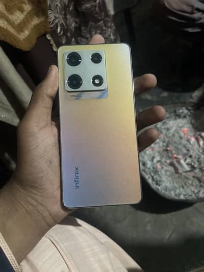 Infinx note 30 pro Amloed disply 8 gb 256 gb 10/10 condion side finger