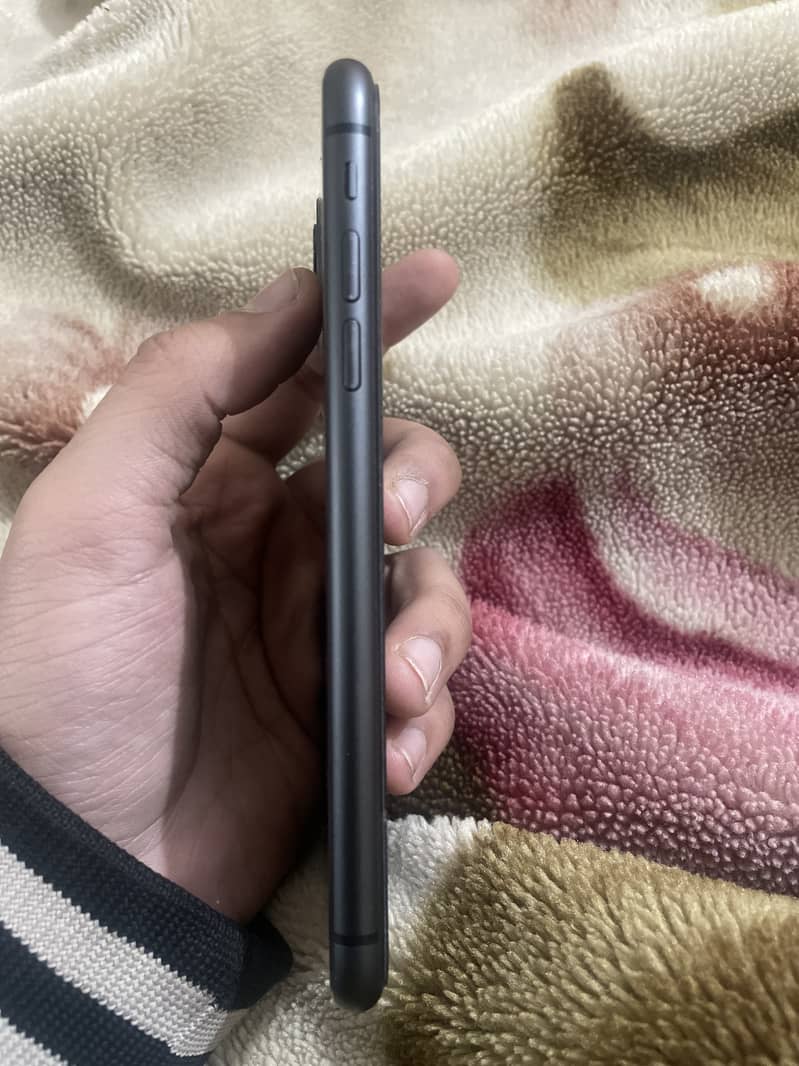 Apple iPhone 11 6