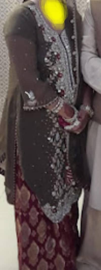 party wear grey and maroon full nag work good in condition