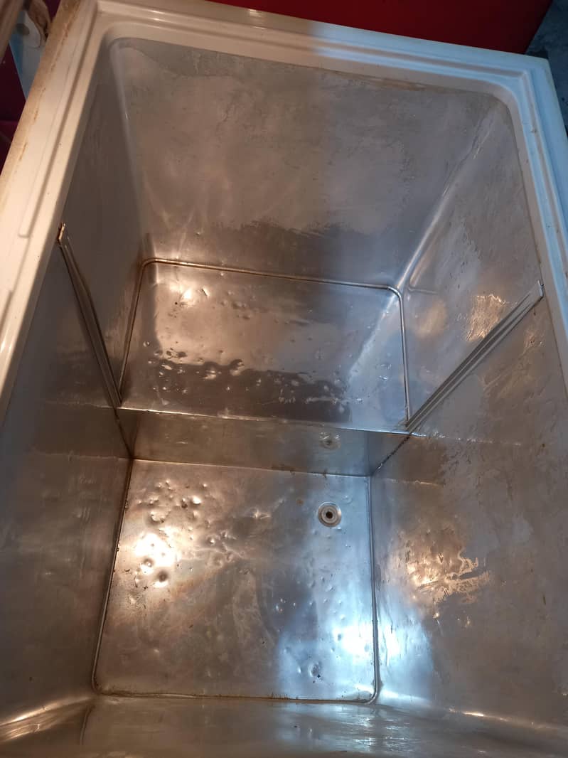 Dawlance Deep frezer 4