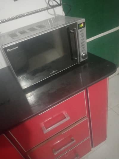 microwave oven