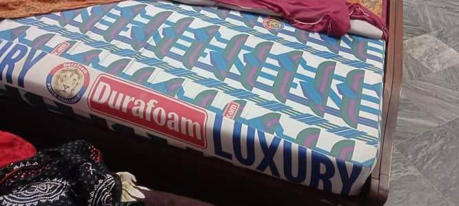 { 1 Queen size mattress }