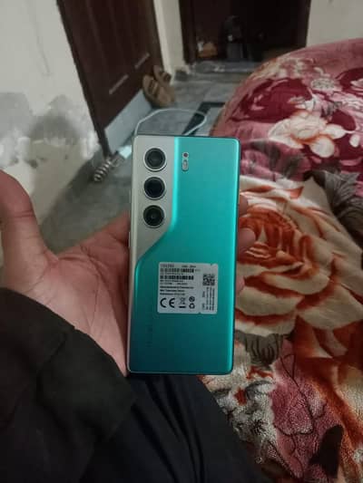 camon 40 pro