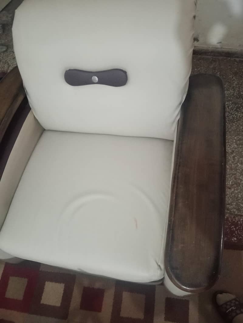 capsule shape sofa 1