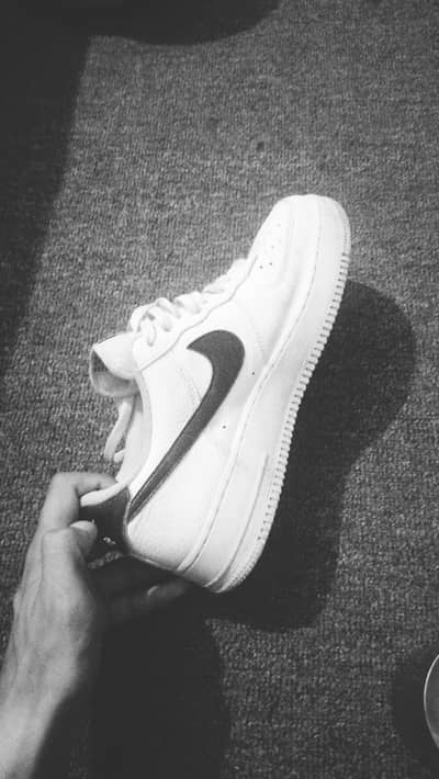 Nike air force 1 white with black strap