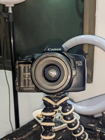 Canon EOS 850 (Old)