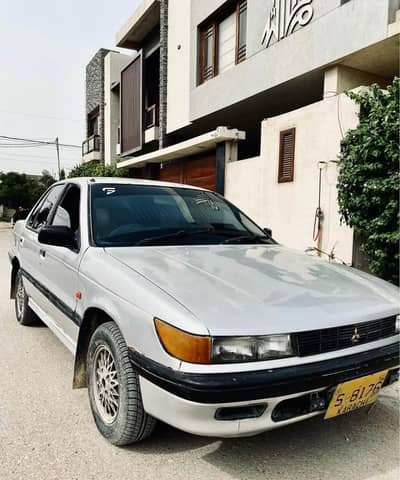 Mitsubishi Lancer Sedan