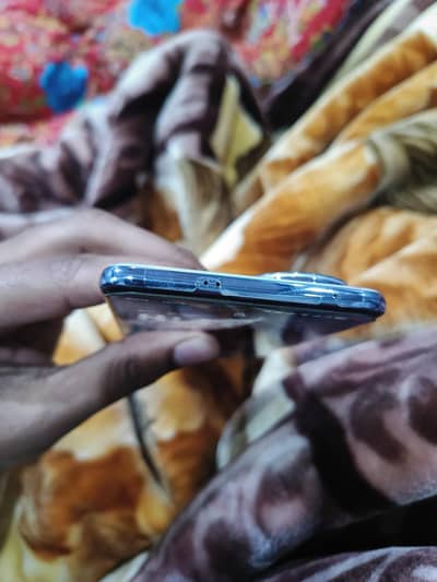 vivo v50 5g 12/512 GB